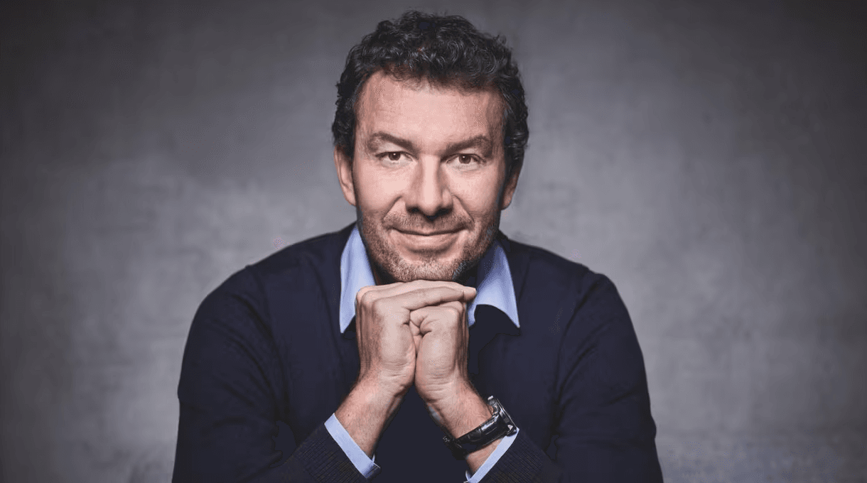 Tim Stracke portrait